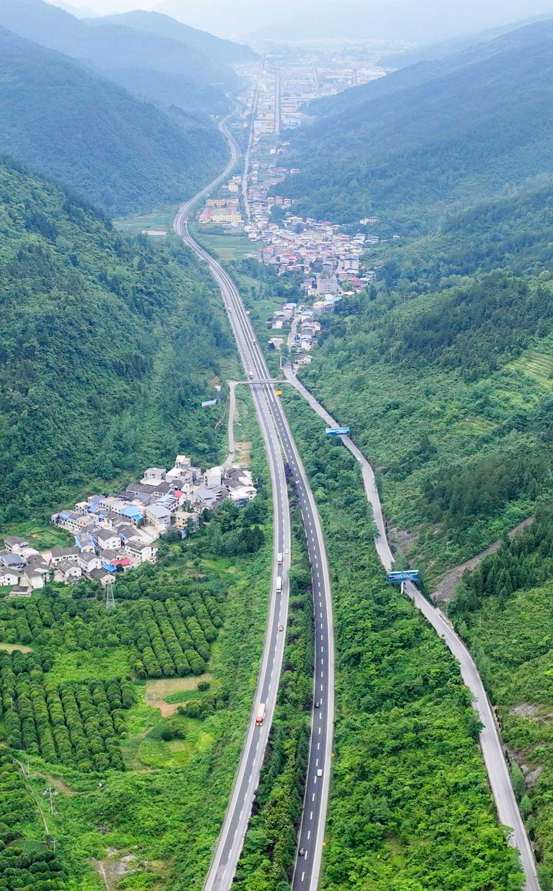 酉阳土家族苗族自治县卫生健康局领导团队概况简介